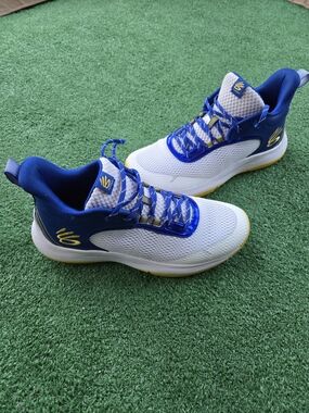 Under Armour Curry 3Z6 Size 11mens/12.5 Womens